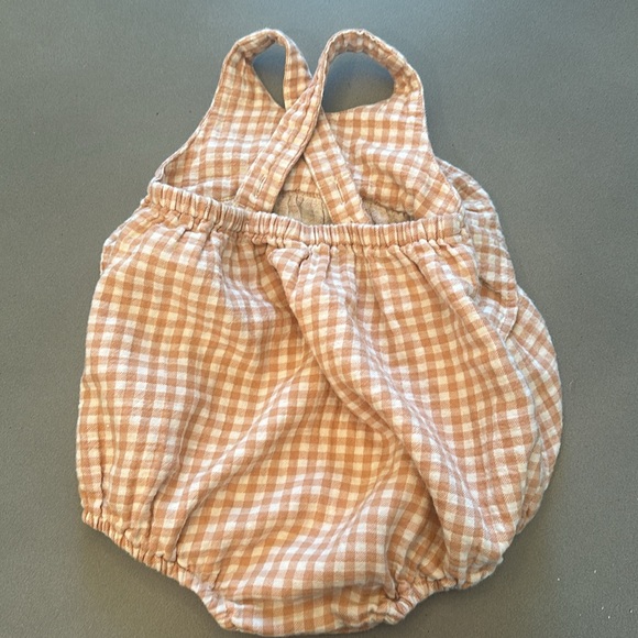Quincy Mae Checkered Romper - Picture 2 of 2